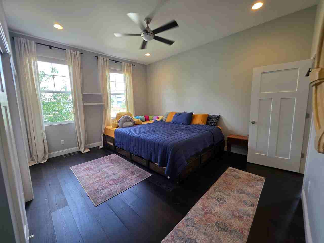 1639 Woodlawn Ave - Photo 3 of 16