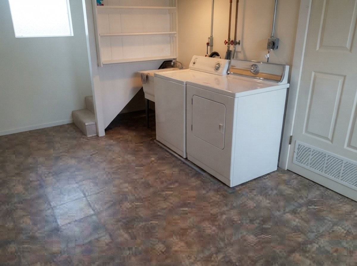 247 Stratford Ave - Photo 4 of 16