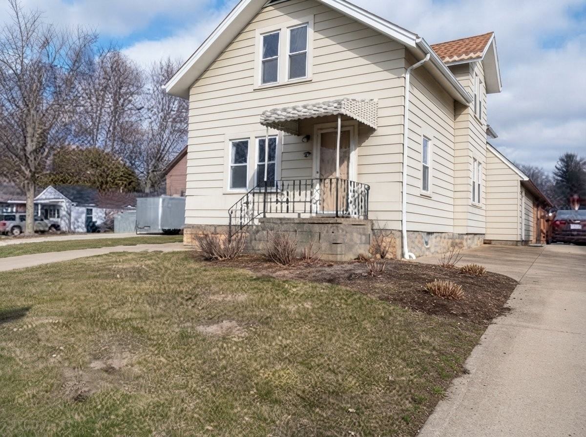 247 Stratford Ave - Photo 6 of 16