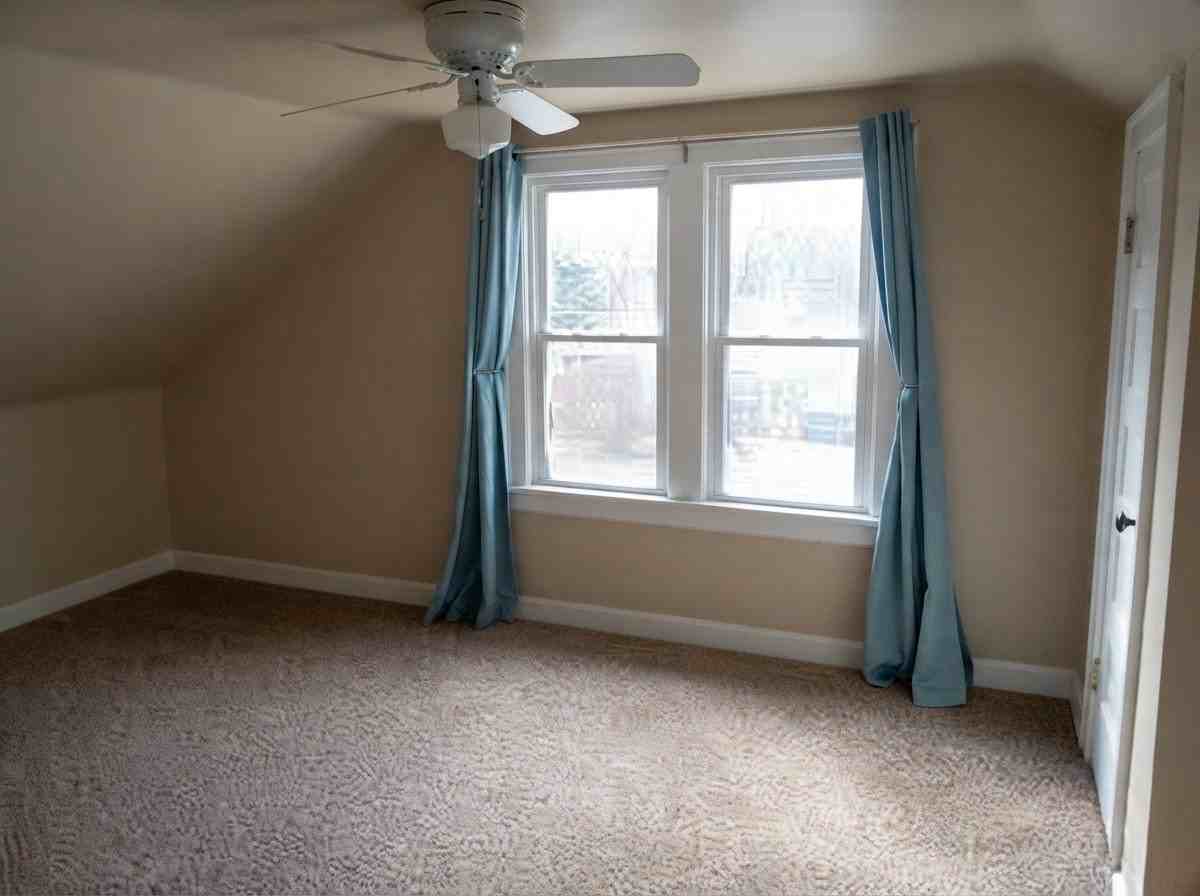 247 Stratford Ave - Photo 7 of 16