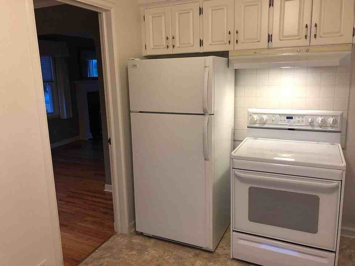 2619 W Longfellow Ave - Photo 6 of 12