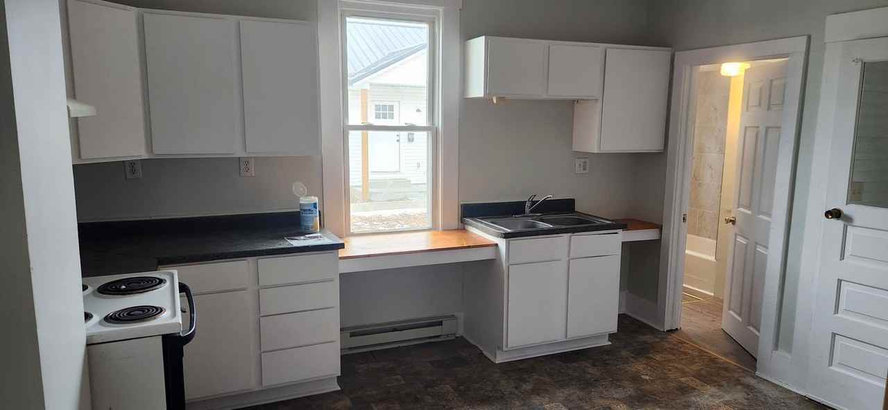 320 Grant St - Photo 2 of 10