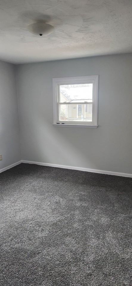 320 Grant St - Photo 5 of 10