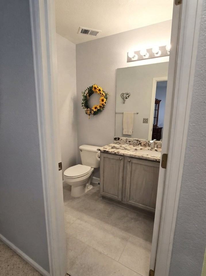 11731 Pine Hill St - Photo 2 of 4