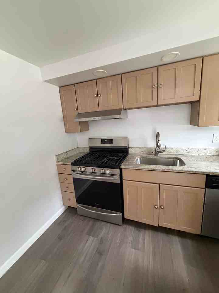 23 Kern Dr - Photo 5 of 17