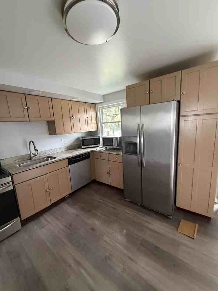 23 Kern Dr - Photo 6 of 17