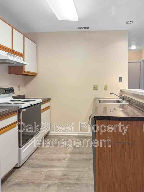 621 E Lake Front Cir - Photo 4 of 5
