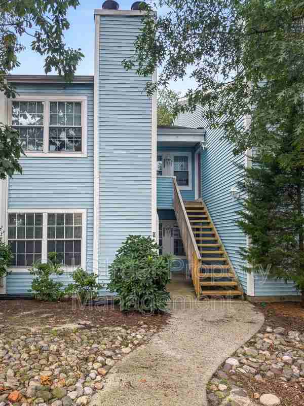 621 E Lake Front Cir - Photo 5 of 5