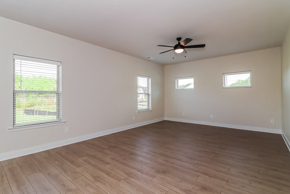 225 Cantrell Dr - Photo 4 of 17