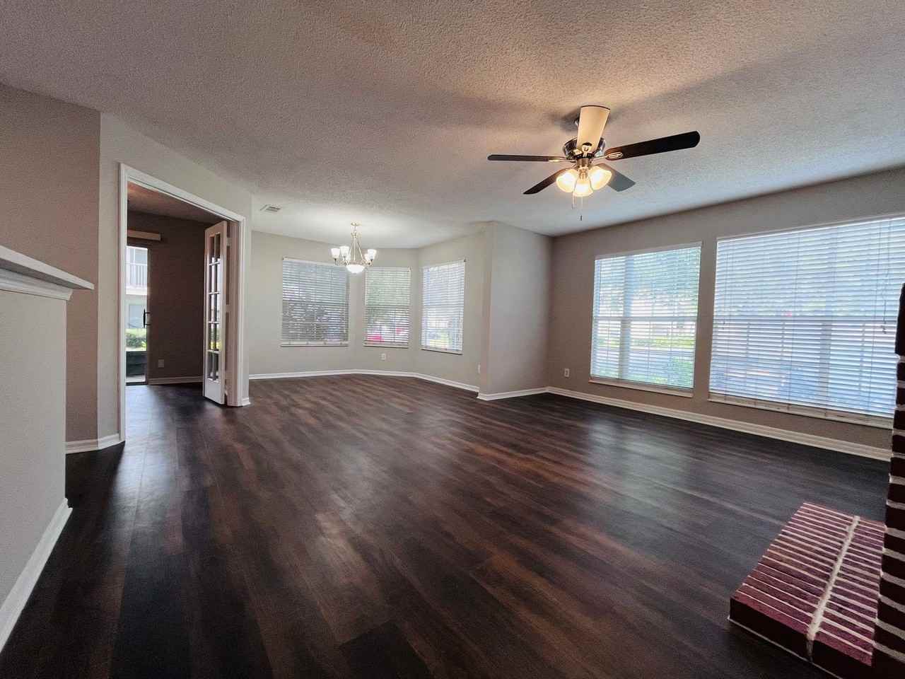 645 Stafford Ter - Photo 5 of 22