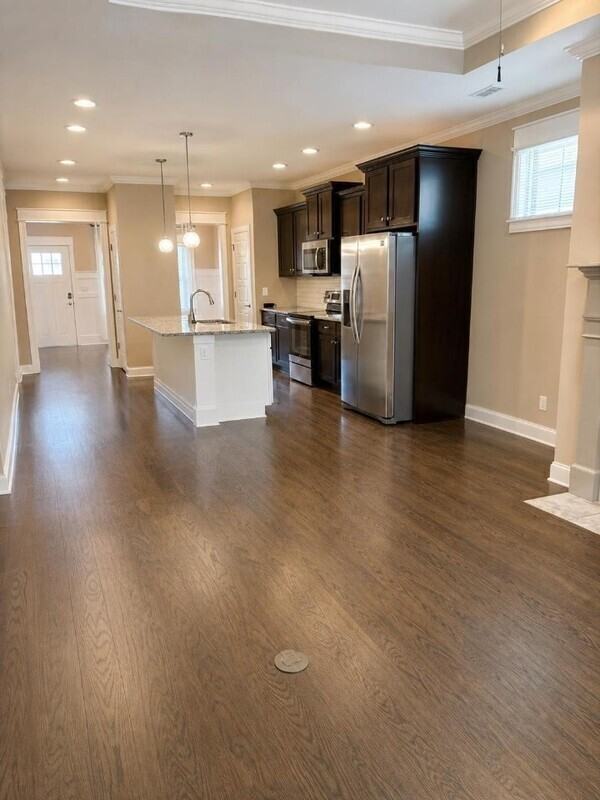 8242 Roy Ln - Photo 4 of 18
