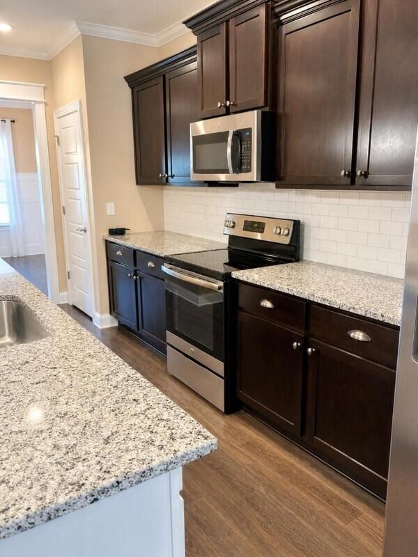 8242 Roy Ln - Photo 6 of 18