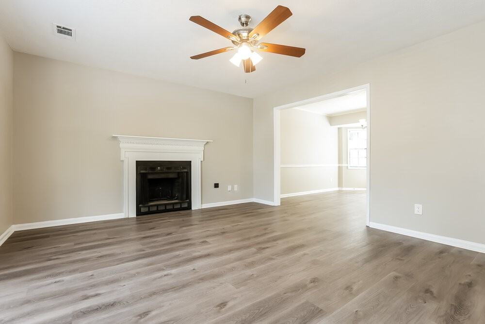 1230 Howard Way - Photo 5 of 17
