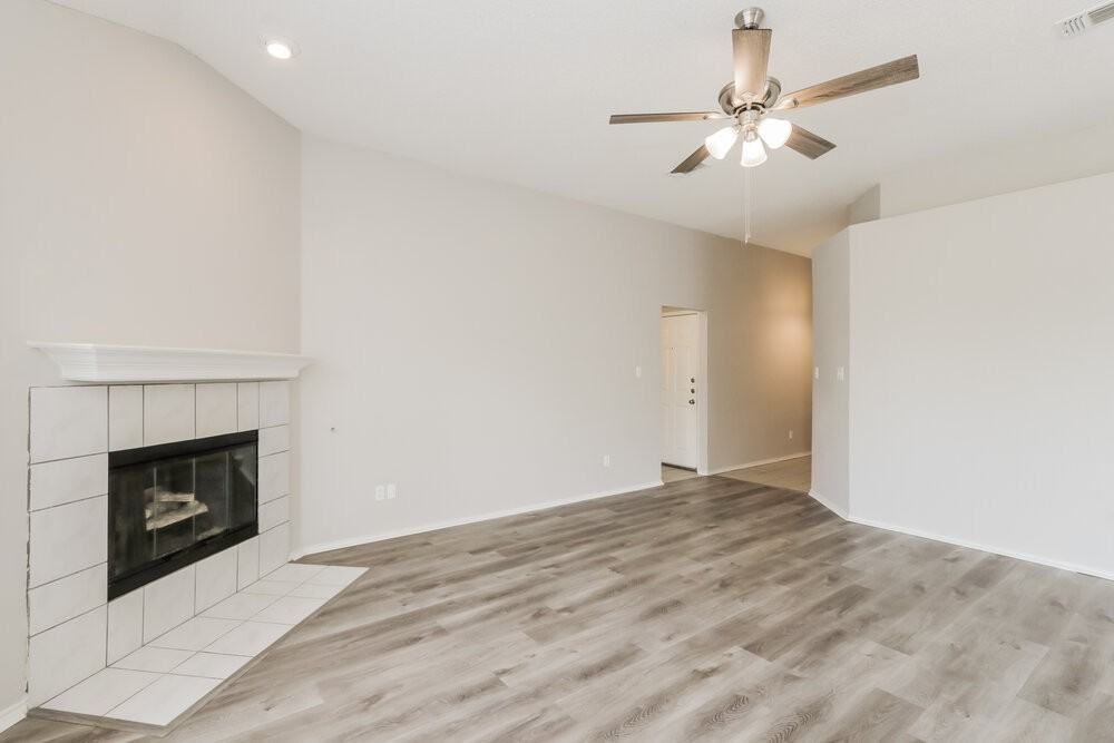 1002 Aries St - Photo 5 of 16