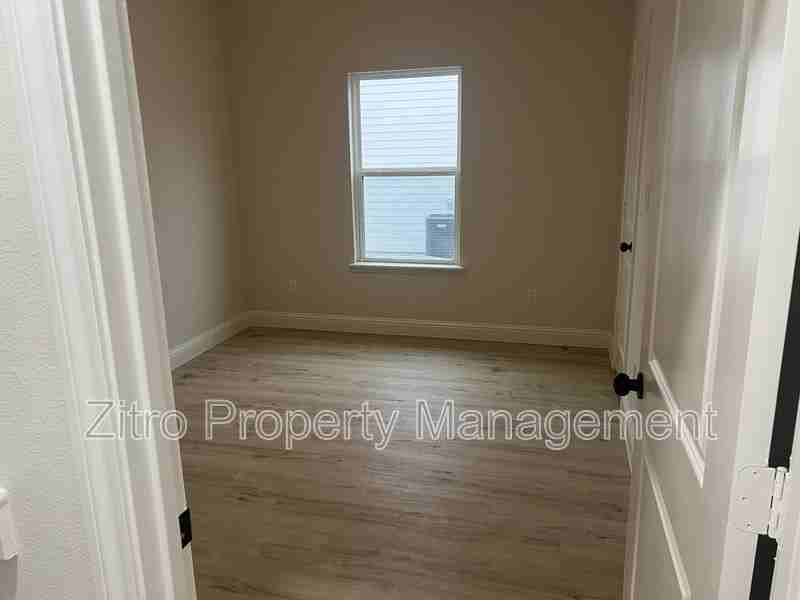 4437 Wayside Ave - Photo 6 of 18