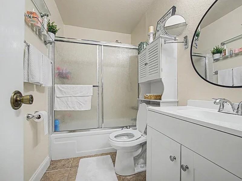 2125 Northwood Cir #G - Photo 2 of 11