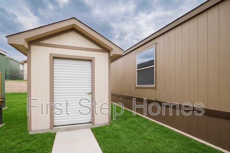 1210 Orizaba - Photo 2 of 22