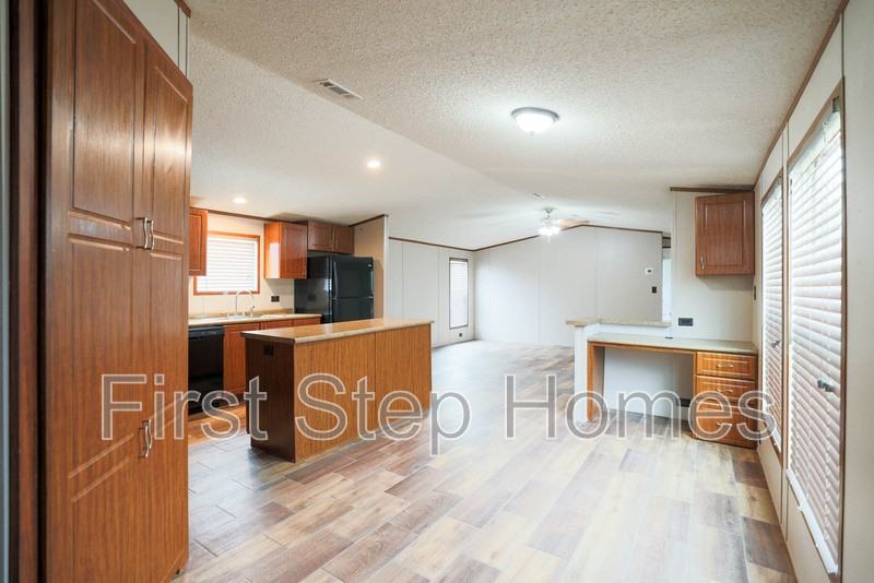 1210 Orizaba - Photo 4 of 22