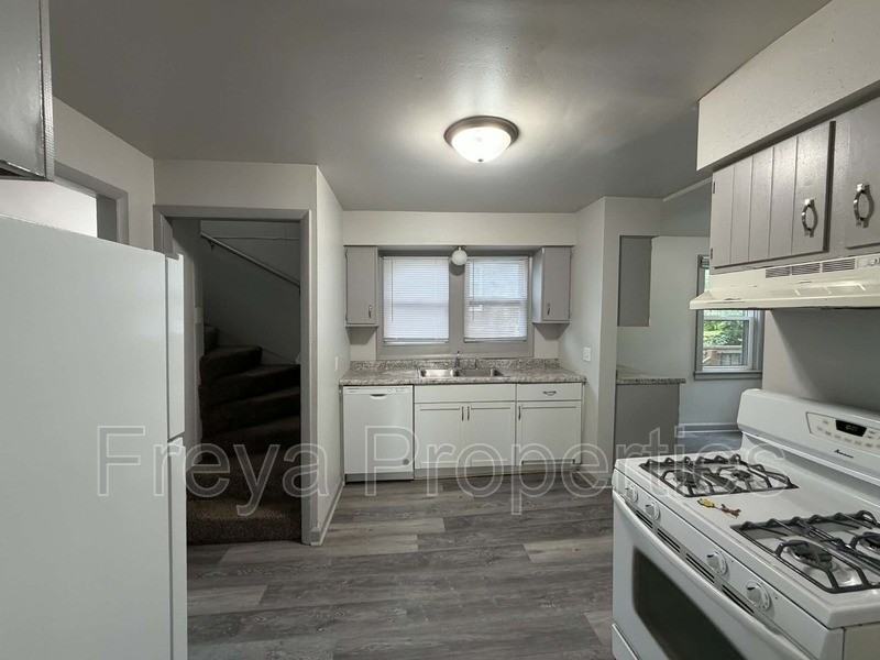 3112 York St - Photo 4 of 20