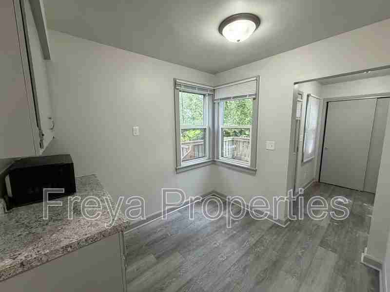 3112 York St - Photo 6 of 20