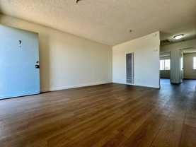 4513w - Photo 1 of 1