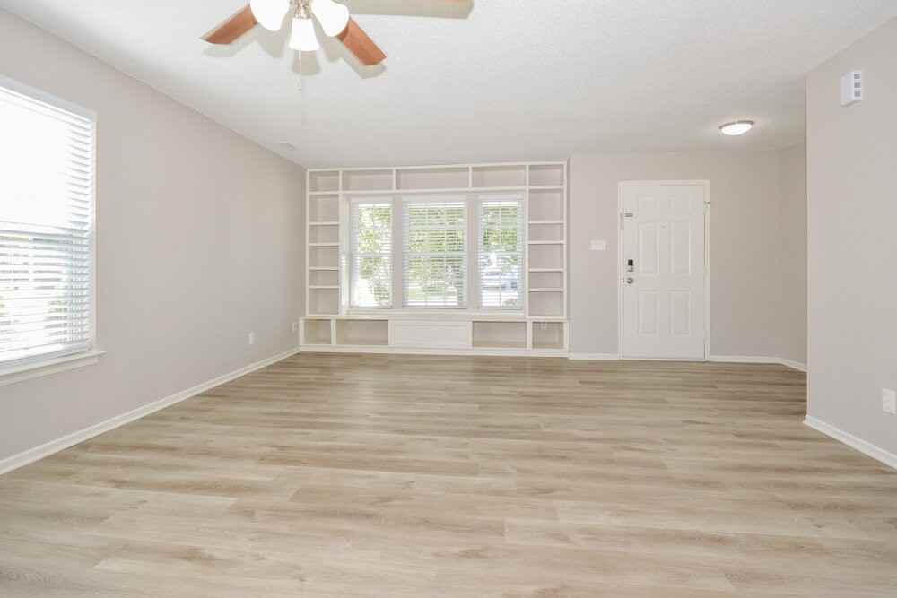 10414 Carrington Way - Photo 4 of 22
