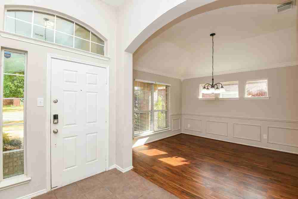337 Fort Edward Dr - Photo 3 of 16