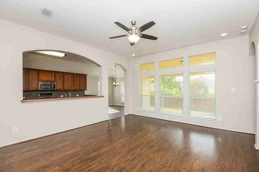 337 Fort Edward Dr - Photo 4 of 16