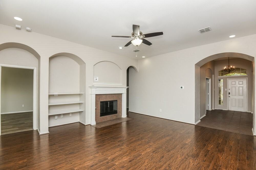 337 Fort Edward Dr - Photo 5 of 16