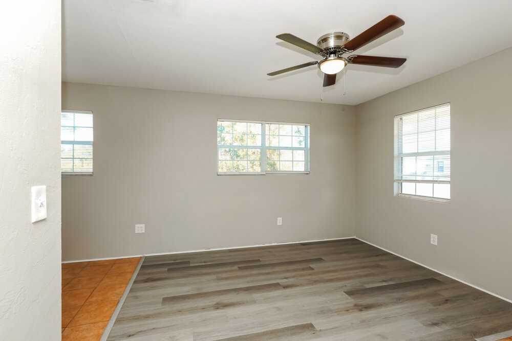 5407 3rd St W - Photo 4 of 16