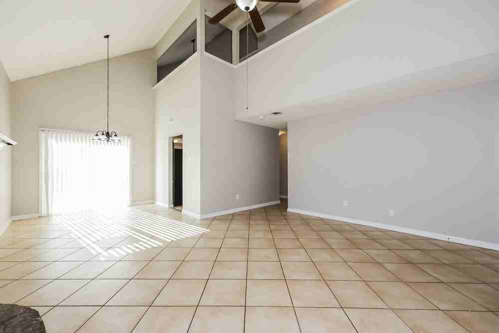 8440 Auburn Dr - Photo 5 of 17