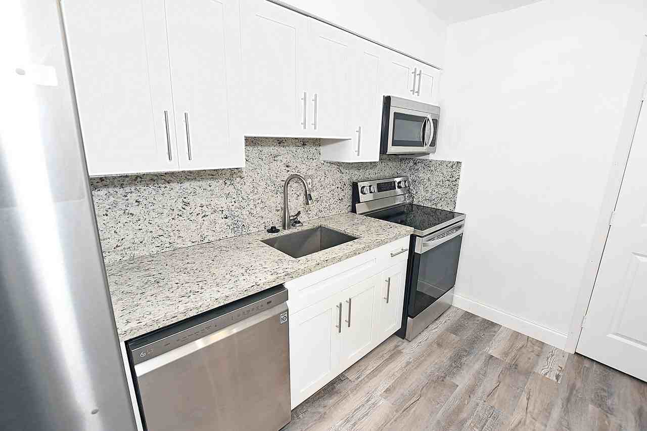 270 Nw 43rd St - Photo 2 of 17