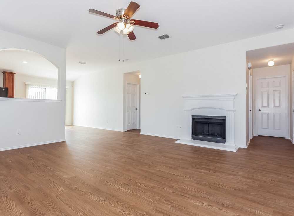 506 Eisenhower Ln - Photo 2 of 11