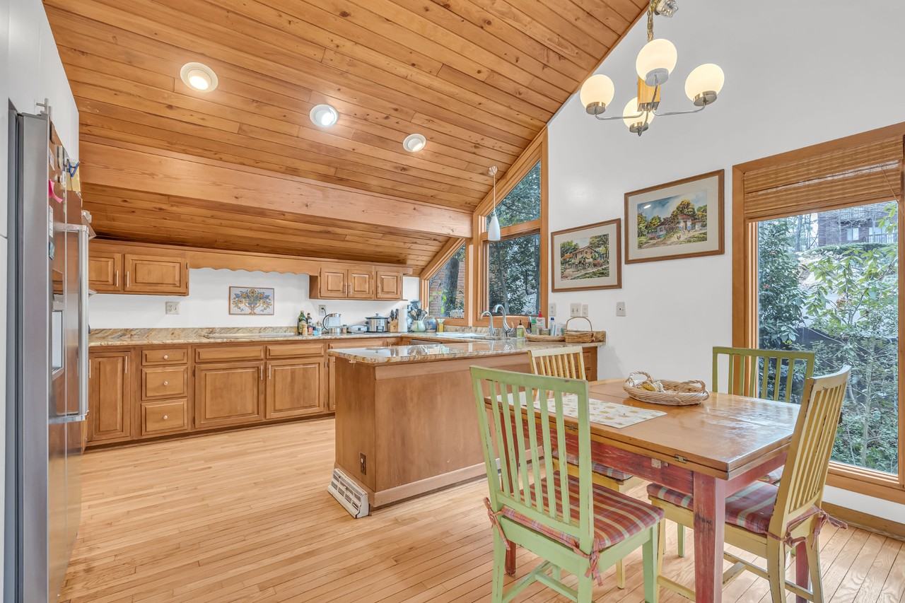 2028 Upper Lake Dr #NA - Photo 7 of 9