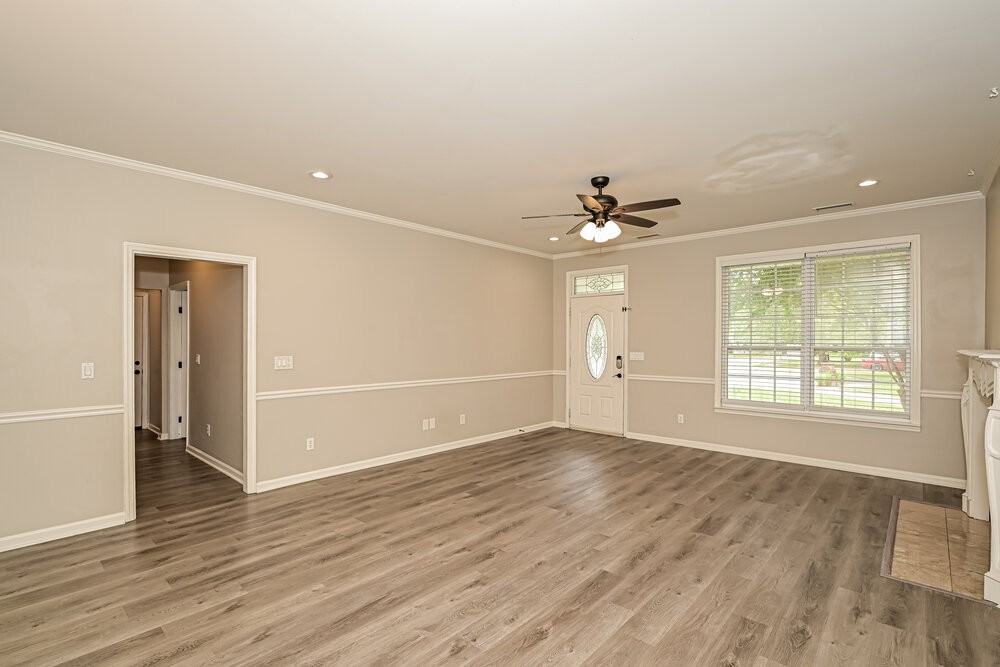 1102 Burlington Ct - Photo 6 of 17