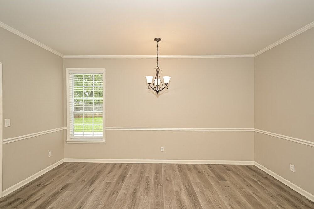 1102 Burlington Ct - Photo 7 of 17