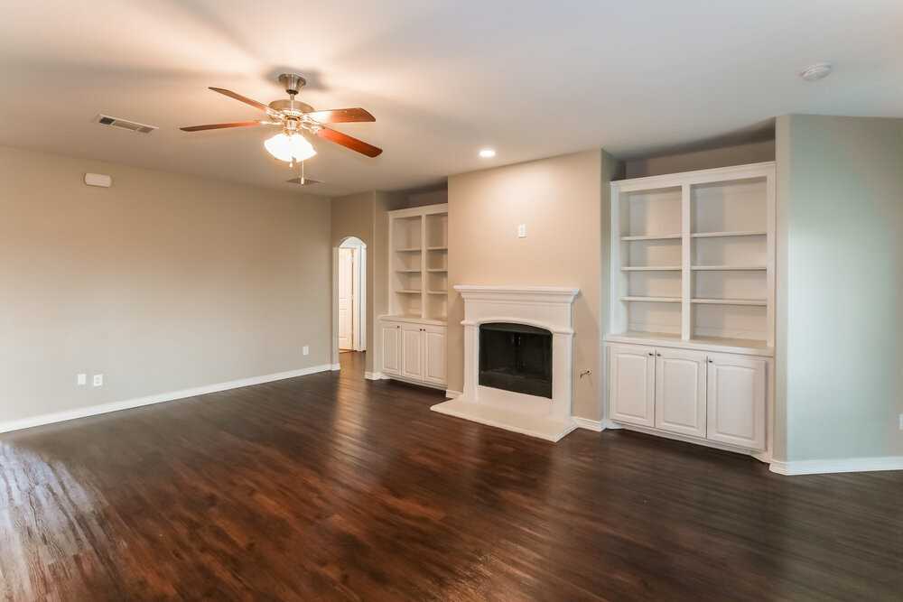 1612 Woodlawn Ave - Photo 3 of 16