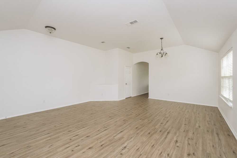 16301 Severn Ln - Photo 3 of 16