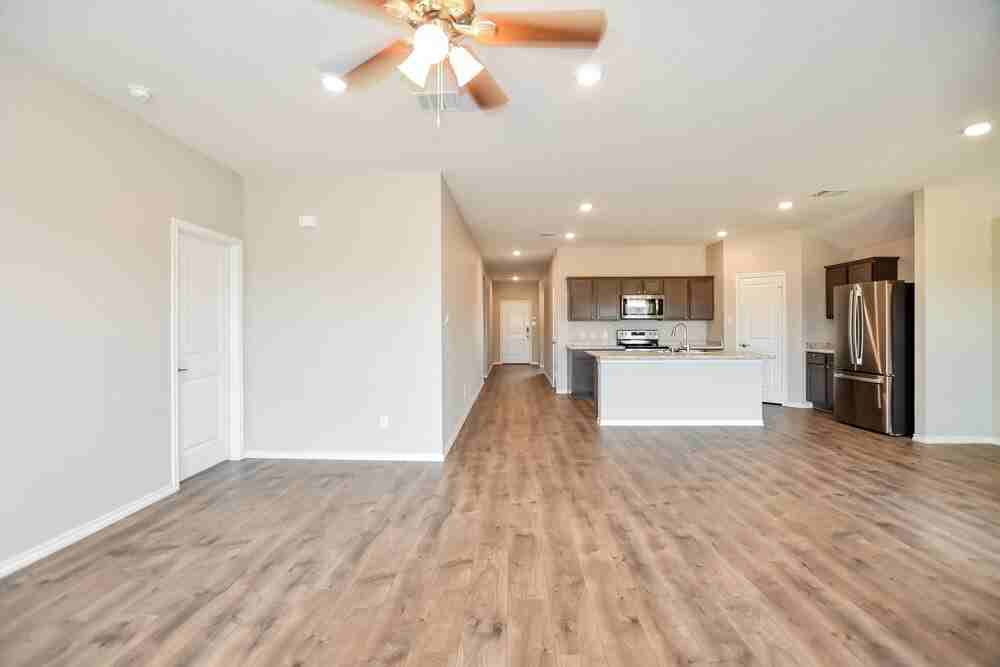 3012 Dexter Ct - Photo 3 of 16