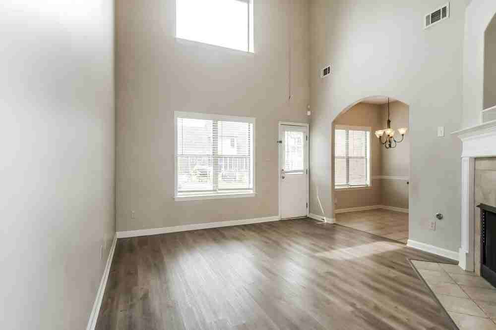 5061 Thornebrook Cv - Photo 6 of 17