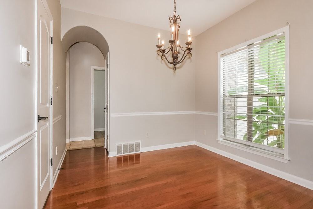5061 Thornebrook Cv - Photo 7 of 17