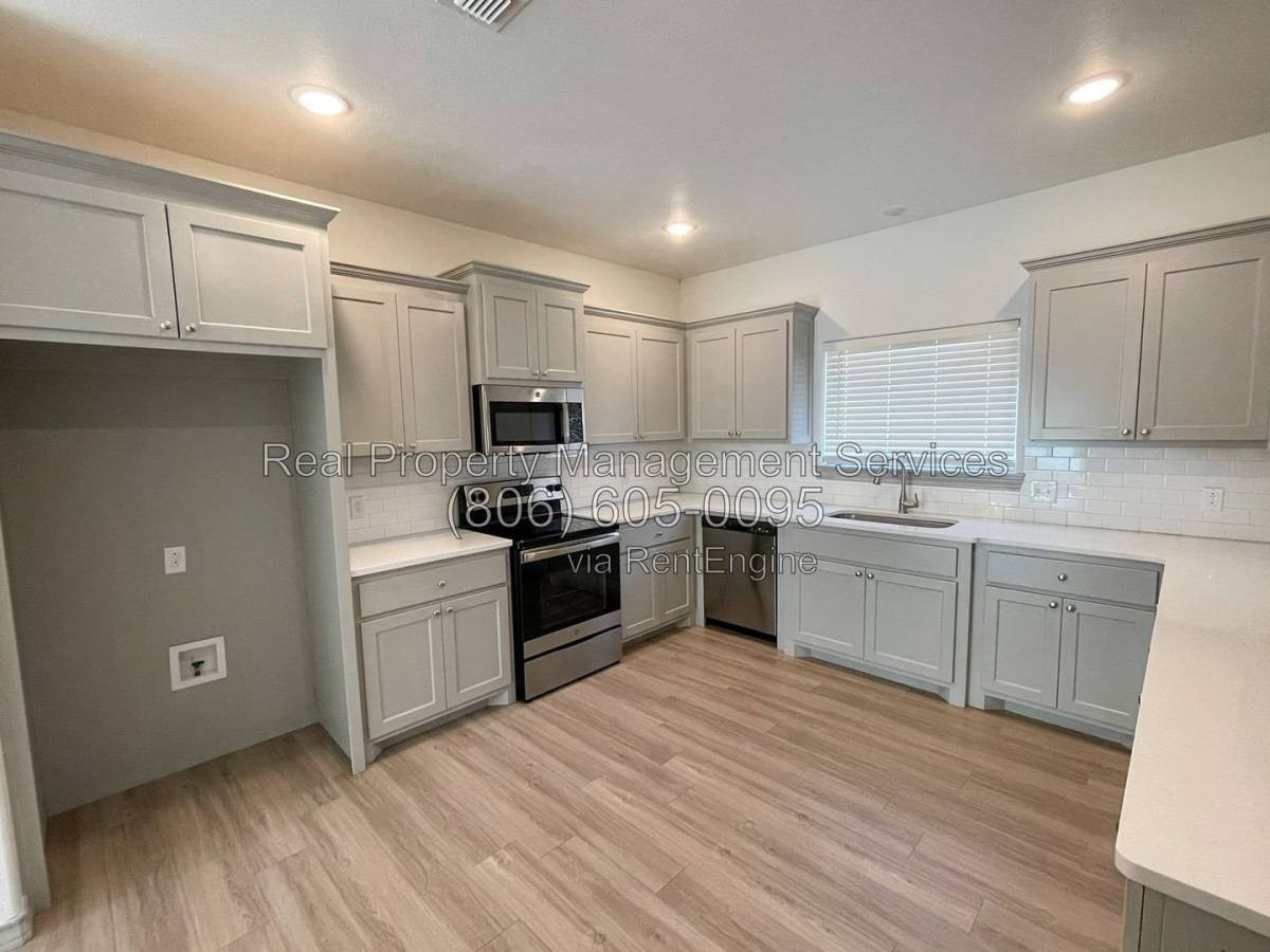 4708 126th St - Photo 3 of 10