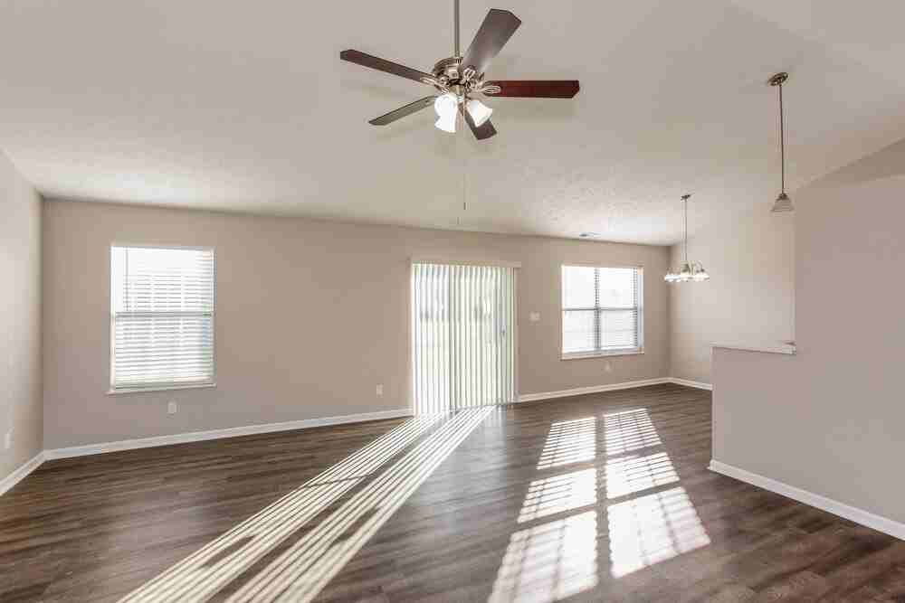 11139 Baywood Ln - Photo 4 of 16