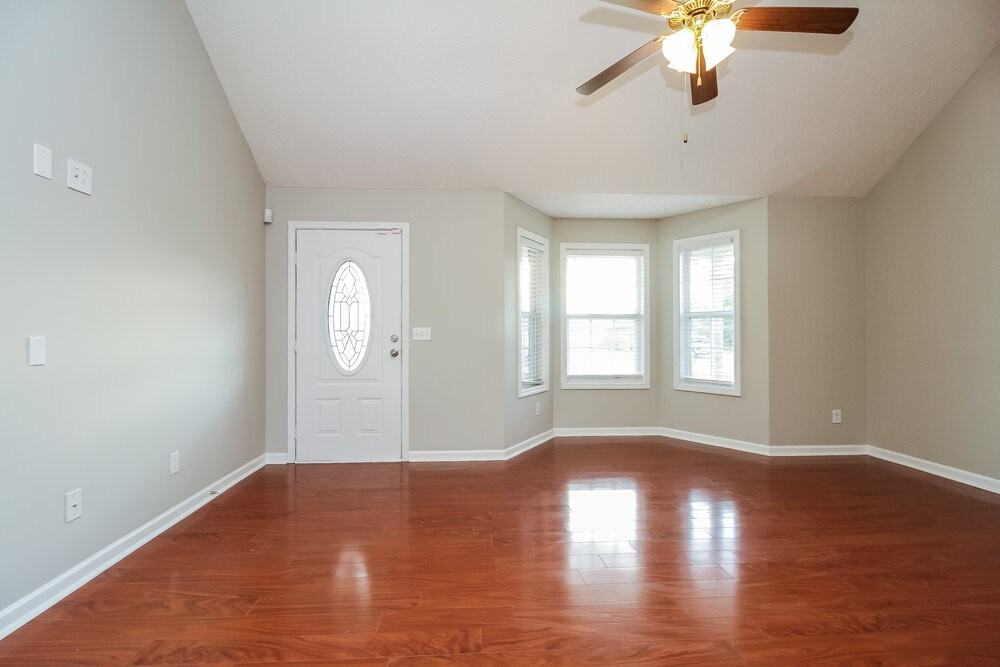 3033 Mesquite Dr - Photo 3 of 16