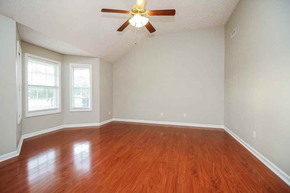 3033 Mesquite Dr - Photo 4 of 16
