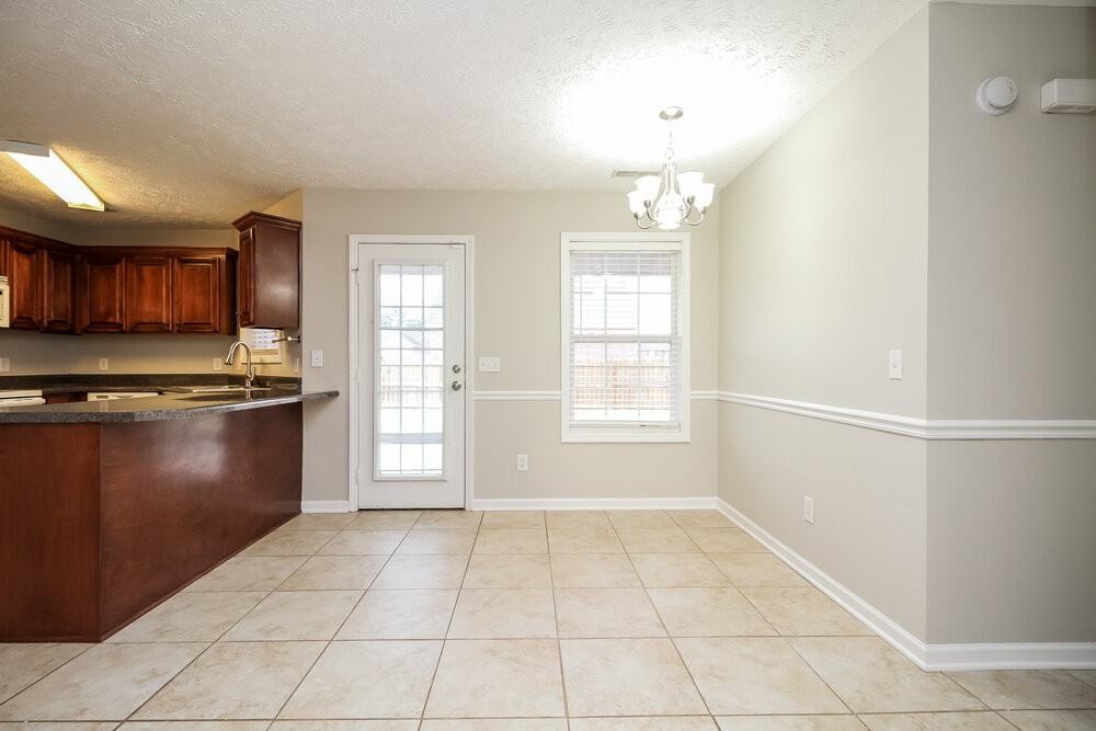 3033 Mesquite Dr - Photo 5 of 16