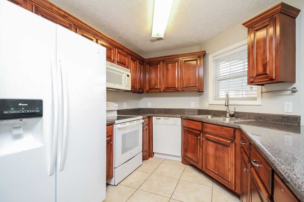 3033 Mesquite Dr - Photo 7 of 16