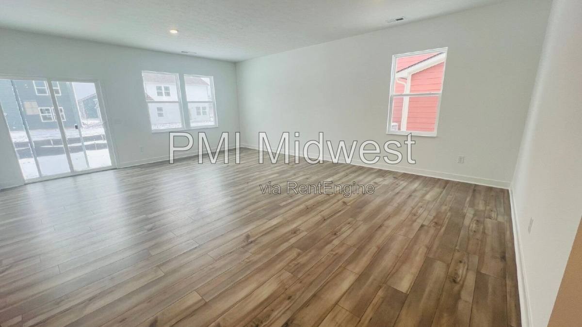 691 Bedford Dr - Photo 3 of 20