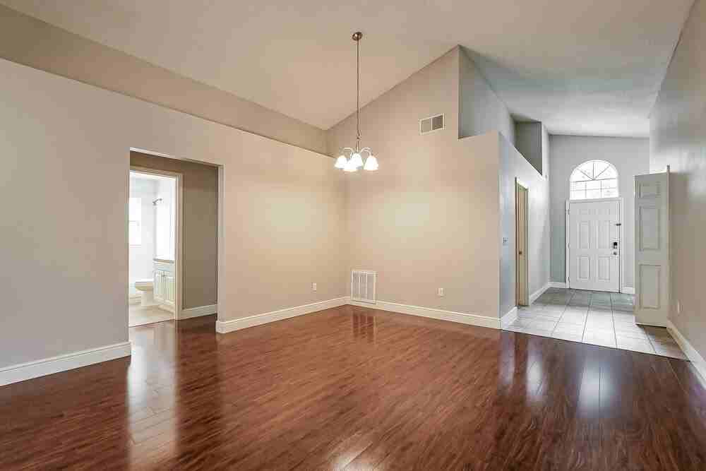 813 Shell Ln - Photo 4 of 16
