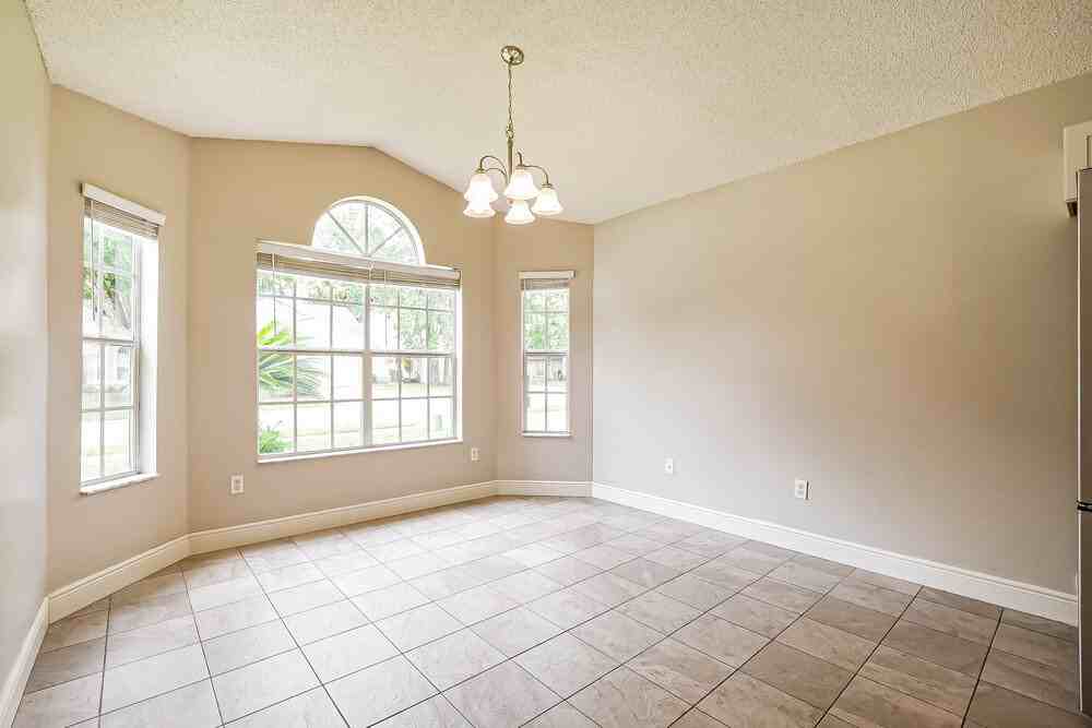 813 Shell Ln - Photo 5 of 16